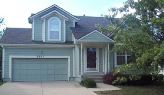 2063 S Stagecoach Dr, Olathe, KS 66062 