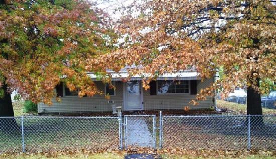 2218 S 35th St, Kansas City, KS 66106 