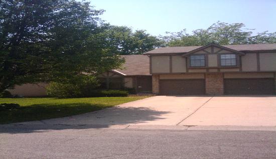 14946 Glenwood Avenue, Overland Park, KS 66223 