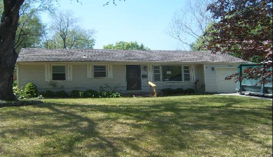 7436 Reeds Ln, Overland Park, KS 66204 