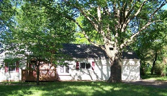 6120 Melrose Lane, Shawnee, KS 66203 