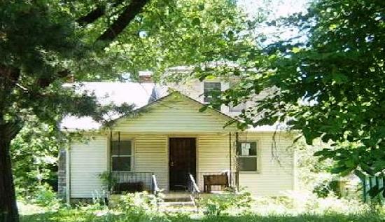 1427 N 55th St, Kansas City, KS 66102 