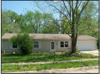 2736 Ponderosa Dr, Lawrence, KS 66046 