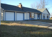 408 1st St, Effingham, KS 66023 