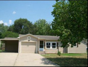305 E. Kay Street, Lansing, KS 66043 