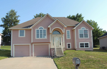 8514 Spring Ave, Kansas City, KS 66109 