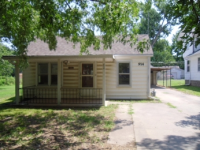 914 NE Forest Ave, Topeka, KS 66616 
