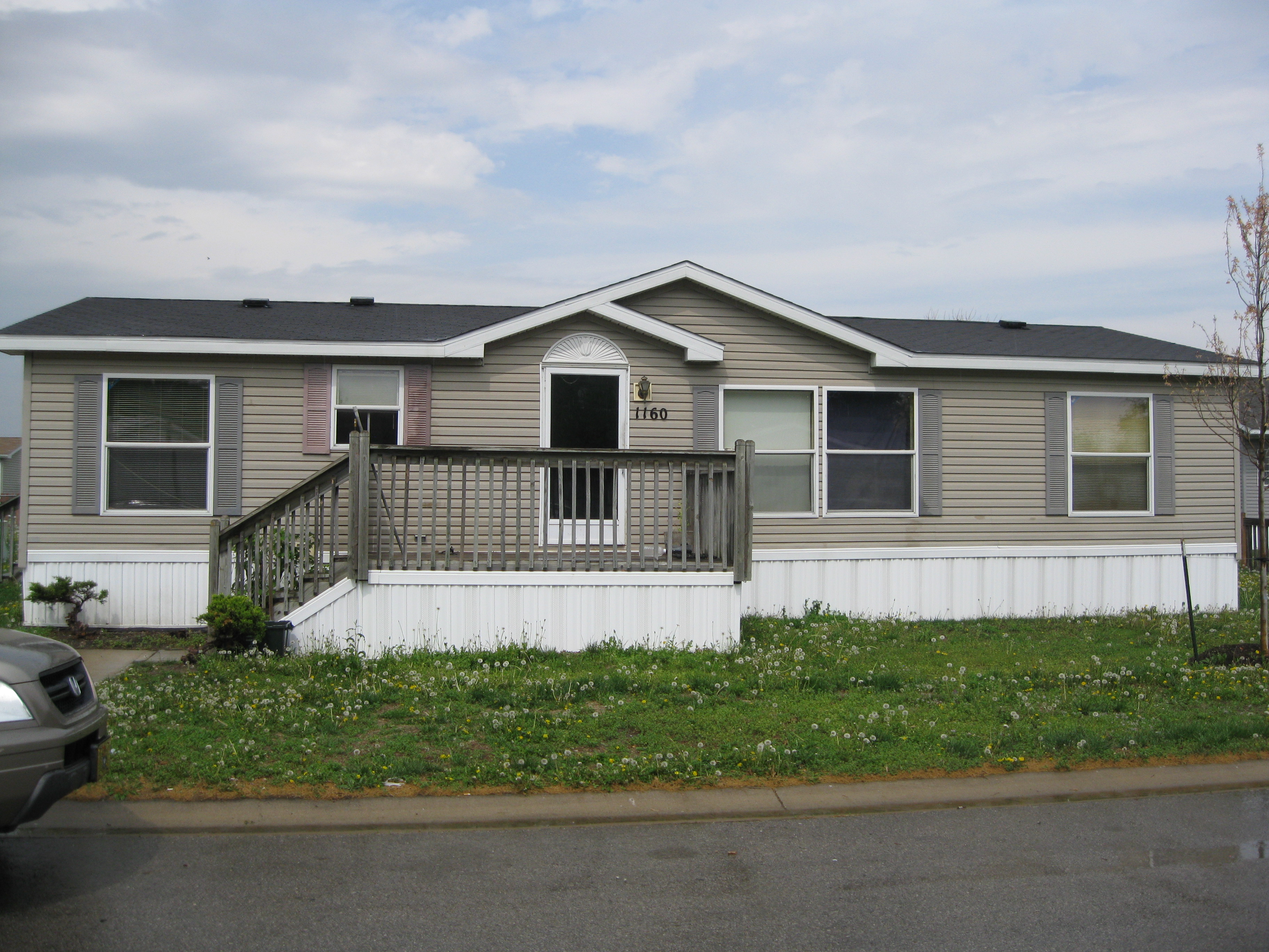 1160 Commodore, Gardner, KS 66030 