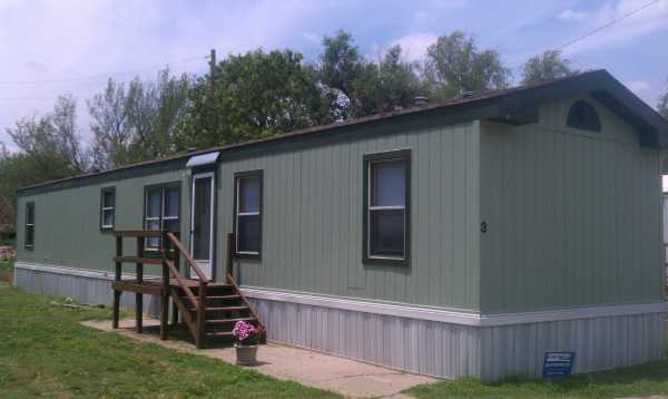 300 N. Waldron #3, Hutchinson, KS 67501 