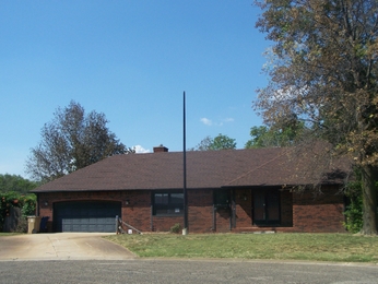4 Adams Place, Halstead, KS 67056 