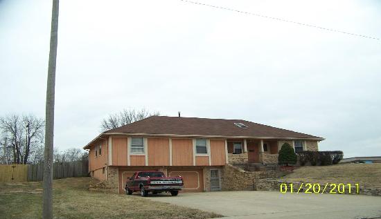 2429 Lawrence Avenue, Kansas City, KS 66106 