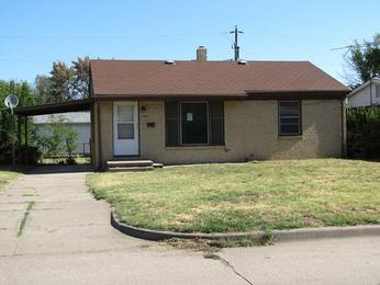 1326 E Berkeley St, Wichita, KS 67216 