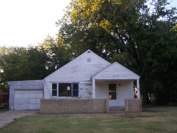 116 W 5th St, Douglass, KS 67039 