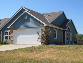 2006 E 23rd Ter, Lawrence, KS 66046 