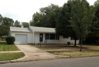 580 W 1st St, Valley Center, KS 67147 