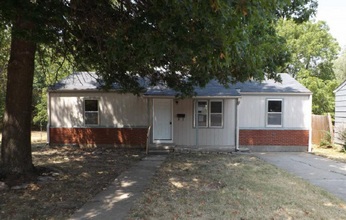 1516 Charles Ave, Osawatomie, KS 66064 