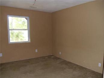 1925 SE 30th St, Topeka, KS 66605 