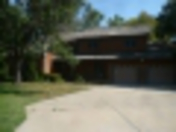 250 N Gleneagles Ct, Wichita, KS 67212 