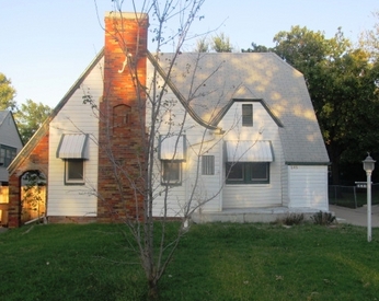 646 N Fountain St, Wichita, KS 67208 