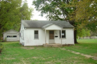 823 Prospect St, Osage City, KS 66523 