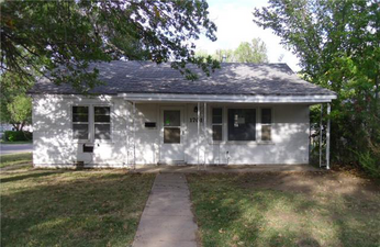 1701 Dearborn St, Augusta, KS 67010 