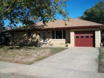 703 Howerton Pl, Garden City, KS 67846 