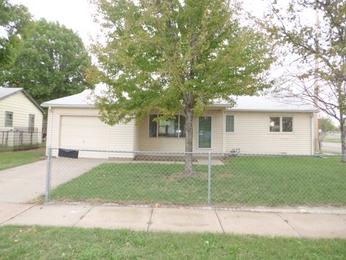 2352 S Vine St, Wichita, KS 67213 