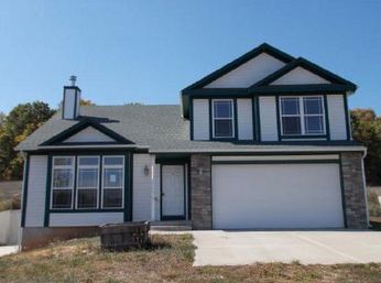 5979 Wildhorse Rd, Mclouth, KS 66054 