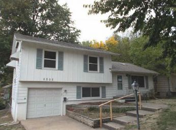 8808 W 89th Street, Overland Park, KS 66212 