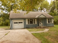 7031 Reynolds Ave, Kansas City, KS 66111 