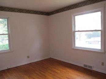 1012 9th Ave, Leavenworth, KS 66048 