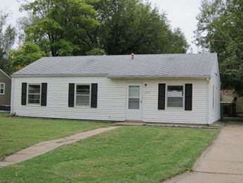 1223 E Charleston Dr, Park City, KS 67219 