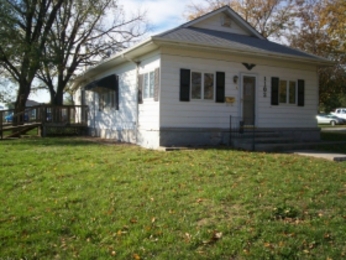 1102 S 9th St, Humboldt, KS 66748 