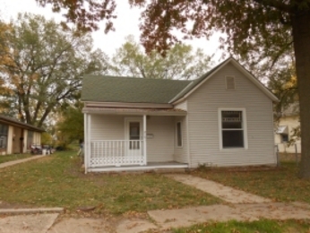 215 E Park St, Gardner, KS 66030 