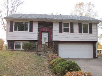 8211 Ella Avenue, Kansas City, KS 66112 