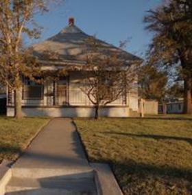 506 W 1st St, Newton, KS 67114 