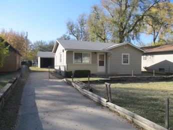 235 N Tracy St, Wichita, KS 67212 