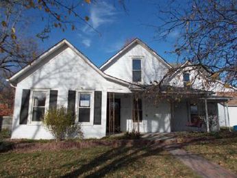 204 W 1st Street, Paola, KS 66071 