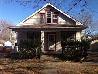 1182 SW Plass Ave, Topeka, KS 66604 