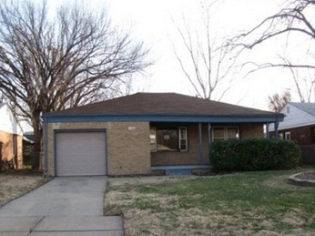 1726 Fabrique St, Wichita, KS 67218 