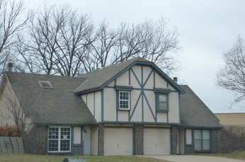 9529 W 77th Ter, Overland Park, KS 66204 