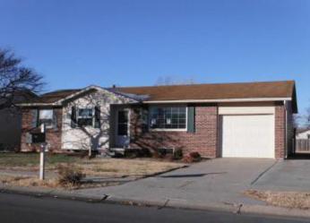 2433 N Brentwood St, Hutchinson, KS 67502 