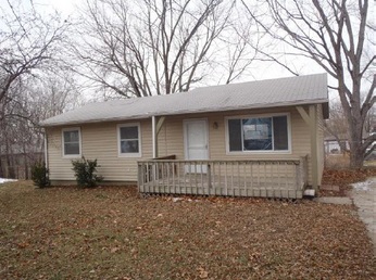 2737 Maverick Ln, Lawrence, KS 66046 