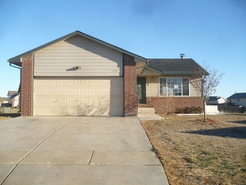 1318 Harvest Lane Cir, Goddard, KS 67052 
