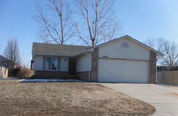 4929 E 27th St Cour, Wichita, KS 67220 