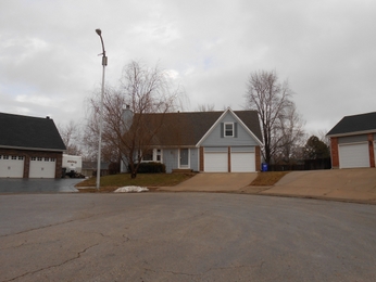 14704 S Arapaho Dr, Olathe, KS 66062 