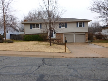 954 E Morrison Dr, Derby, KS 67037 