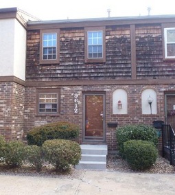 9612 Perry Ln, Overland Park, KS 66212 