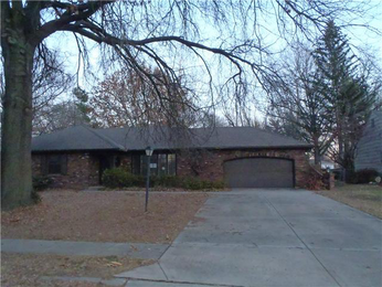 9953 Marty St, Overland Park, KS 66212 