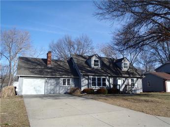 7716 W 97th St, Overland Park, KS 66212 